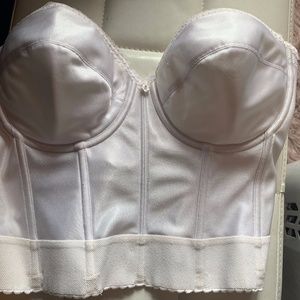 🍒3 For $35🍒Dominique Strapless White Bustier 40B